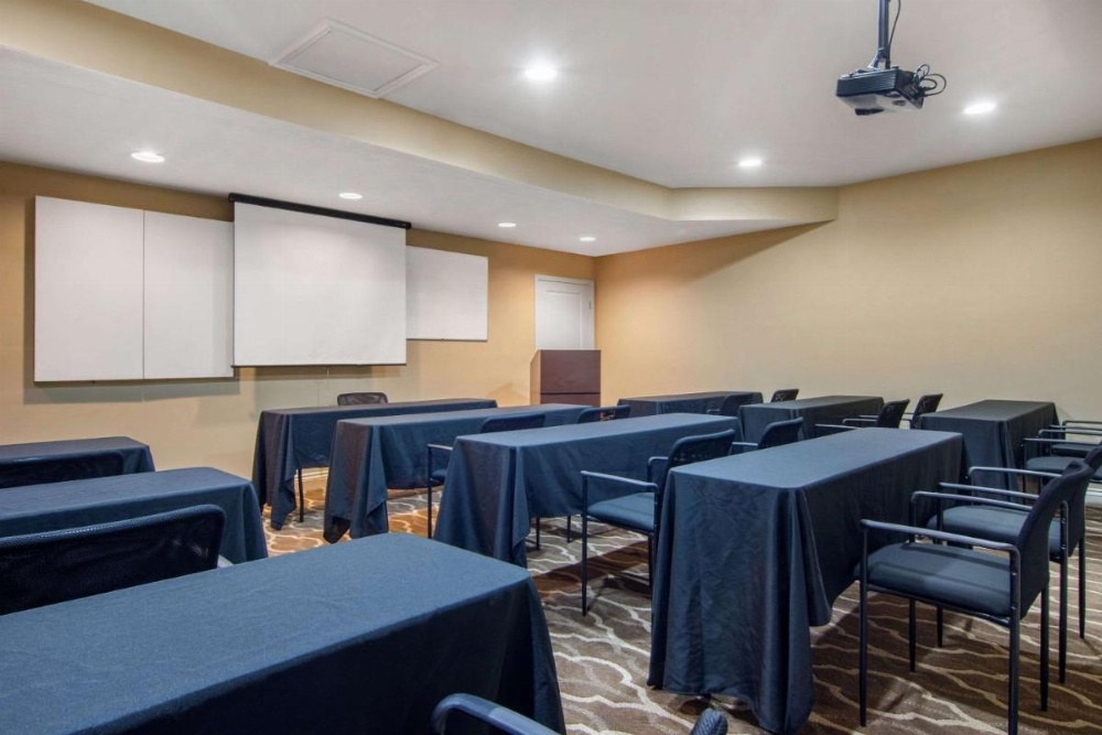 Quality Suites Buckhead Village Image 12