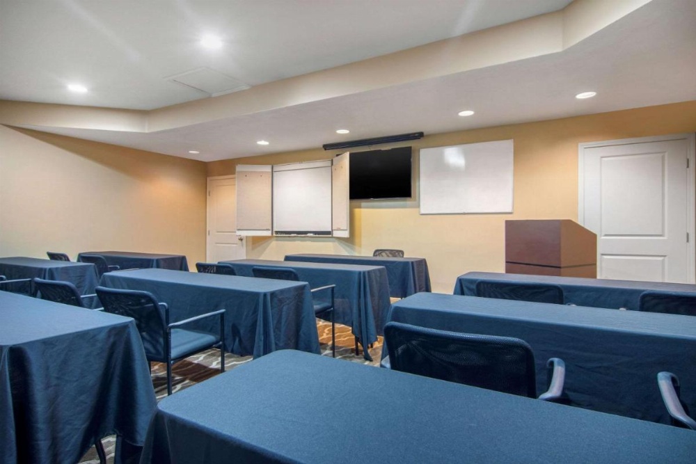 Quality Suites Buckhead Village